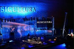 燈光音響增進舞臺藝術(shù)表現(xiàn)力