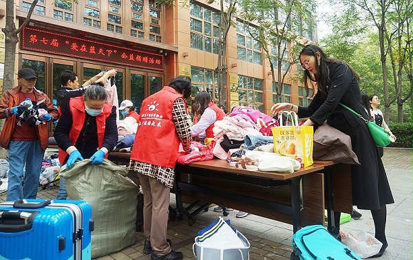 3發(fā)揮黨員模范作用 ZOBO卓邦第七屆“愛在藍(lán)天下”公益捐贈(zèng) 3發(fā)揮黨員模范作用 ZOBO卓邦第七屆“愛在藍(lán)天下”公益捐贈(zèng)