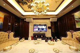 音響設(shè)備的組成結(jié)構(gòu)?和家庭影院音響設(shè)備有什么區(qū)別