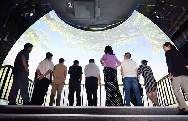 10走訪考察新會員，小組技術(shù)交流共謀發(fā)展丨ZOBO卓邦董事長張新峰以北京聲光視訊行業(yè)協(xié)會會長身份走訪交流