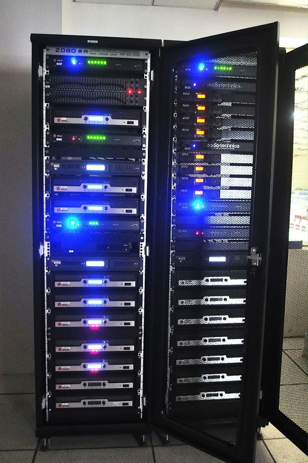 音響系統(tǒng)，揚聲器，功放，音響設(shè)備，前級功放，后級功放