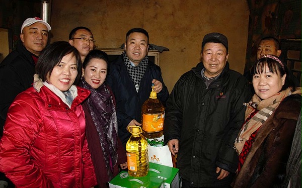 8愛(ài)照淶源，ZOBO卓邦黨支部寒冬送暖扶貧活動(dòng)