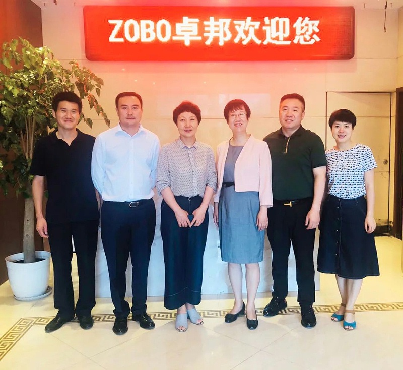 區(qū)委統(tǒng)戰(zhàn)部和九三學社區(qū)工委、民營經濟代表人士蒞臨卓邦開展談心活動