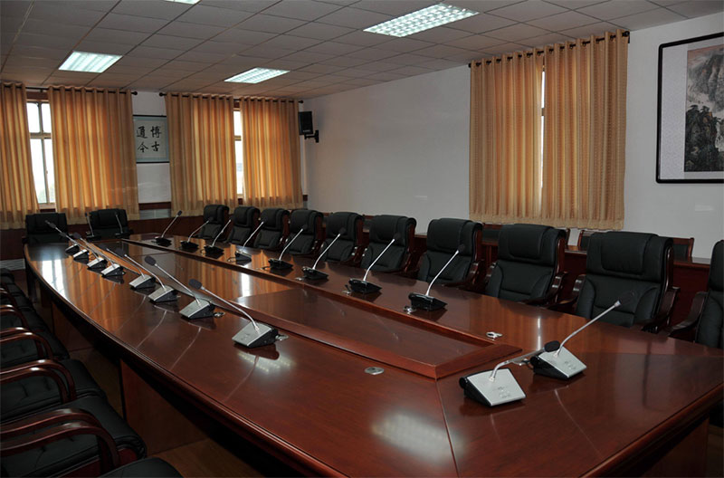 避免在會議時音響設(shè)備連接時有雜音的方法