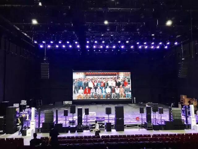 音響設(shè)備在舞臺演出中的重要作用