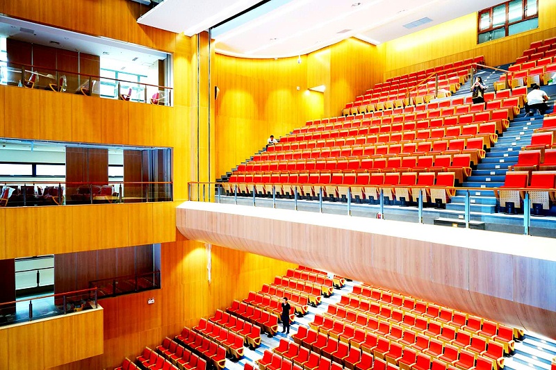 舞臺(tái)演出音響設(shè)備調(diào)試與音箱布置的研究