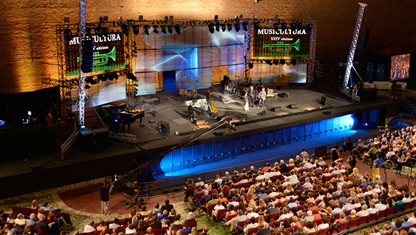 劇院音響系統(tǒng)解決方案，劇院音響系統(tǒng)，音響設(shè)備安裝，舞臺音響設(shè)計(jì)，舞臺監(jiān)聽音響