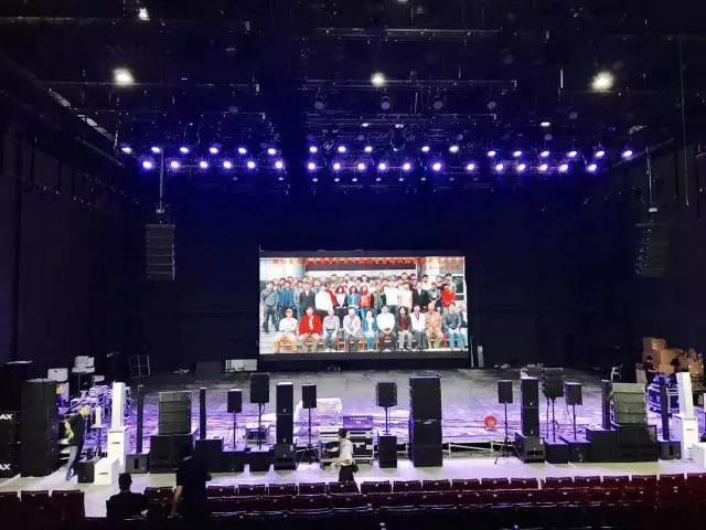 抑制劇場音響系統(tǒng)聲嘯及糾正方法