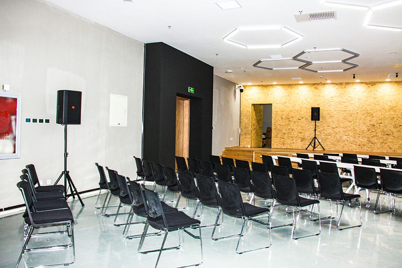 多功能廳室內(nèi)擴(kuò)聲系統(tǒng)的聲場設(shè)計(jì)