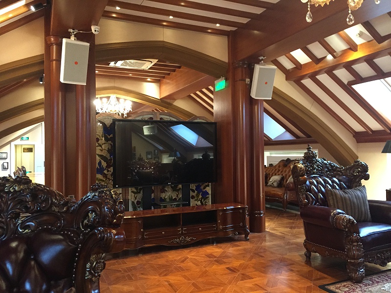 音響系統(tǒng)工程實(shí)施過程中如何根據(jù)不同的聲場做調(diào)整