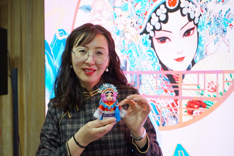 ZOBO卓邦工會(huì)丨舉辦體驗(yàn)非遺之美-制作北京絹人的“女神節(jié)”活動(dòng)