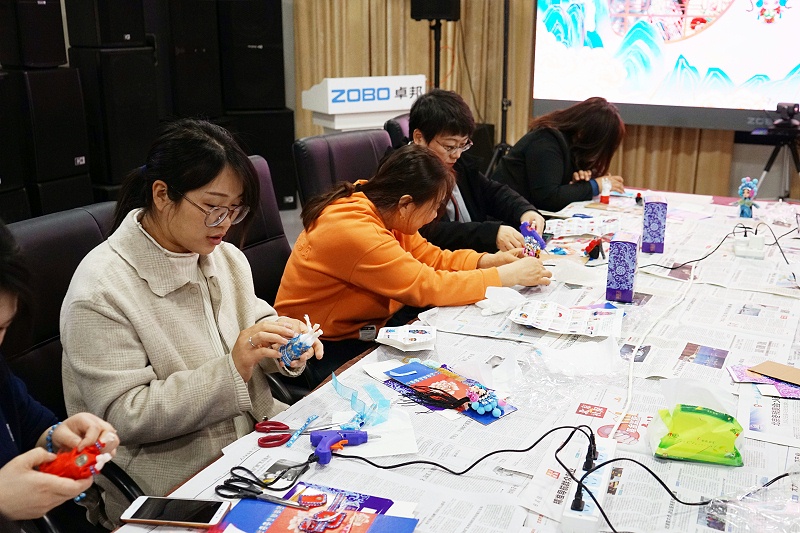 ZOBO卓邦工會(huì)丨舉辦體驗(yàn)非遺之美-制作北京絹人的“女神節(jié)”活動(dòng) ZOBO卓邦工會(huì)丨舉辦體驗(yàn)非遺之美-制作北京絹人的“女神節(jié)”活動(dòng)