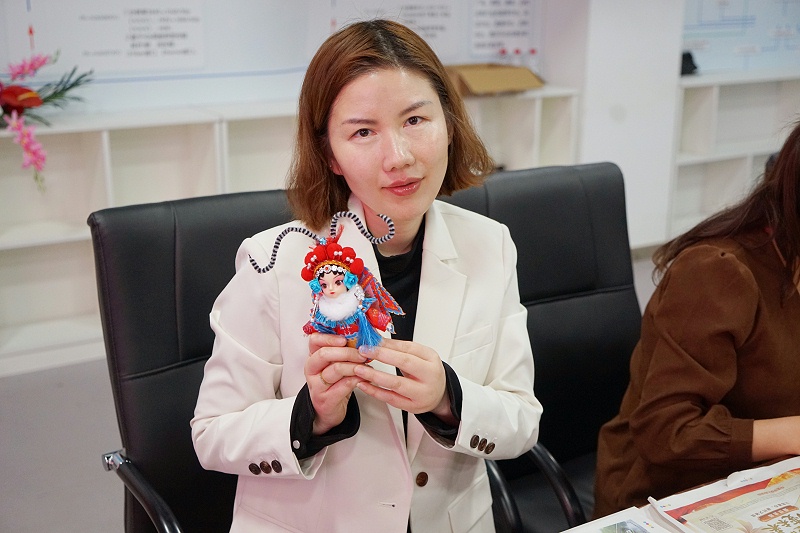 ZOBO卓邦工會(huì)丨舉辦體驗(yàn)非遺之美-制作北京絹人的“女神節(jié)”活動(dòng) ZOBO卓邦工會(huì)丨舉辦體驗(yàn)非遺之美-制作北京絹人的“女神節(jié)”活動(dòng)